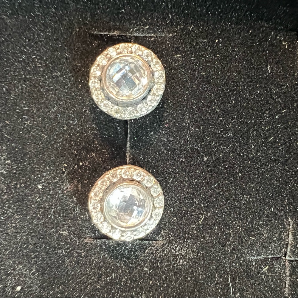 Genuine Pandora Clear Brilliant Legacy Stud Earrings - Picture 7 of 9